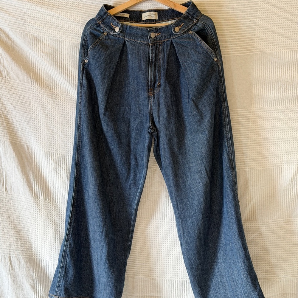 Universal Thread Adjustable Denim Jeans